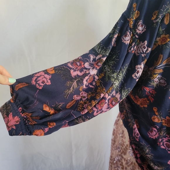 *Anthropologie Pilcro Evika Buttondown Floral Blouse* - Picture 5 of 10